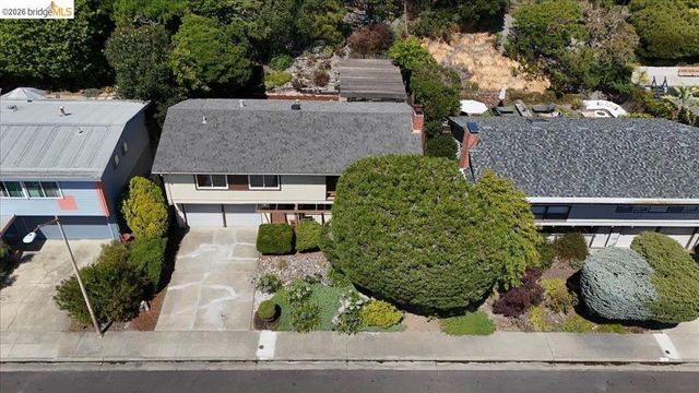 132 Rishell Dr, Oakland, CA 94619