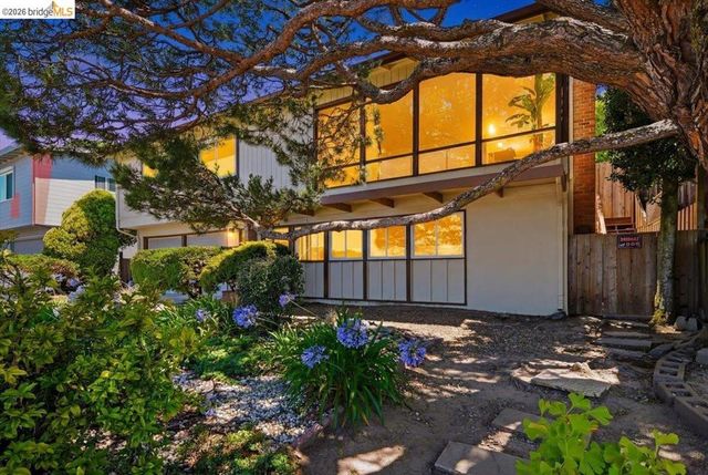 132 Rishell Dr, Oakland, CA 94619