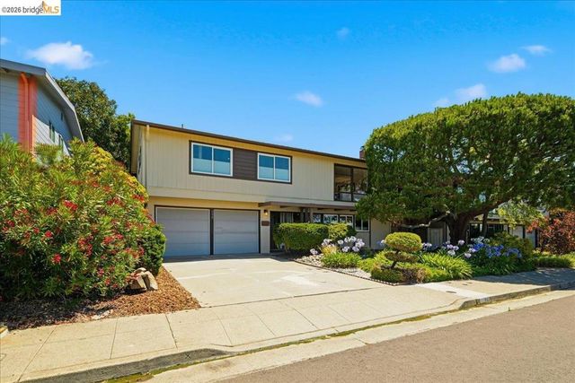 132 Rishell Dr, Oakland, CA 94619