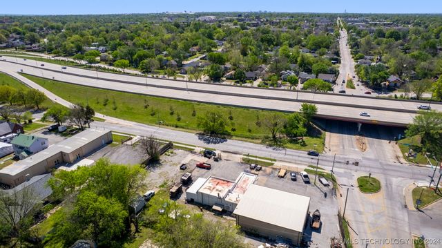 2805 E Admiral Place, Tulsa, OK 74110