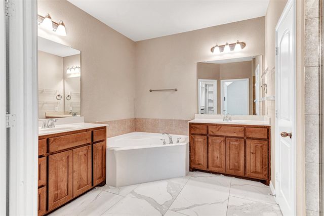 3724 Sicily Street, Irving, TX 75038