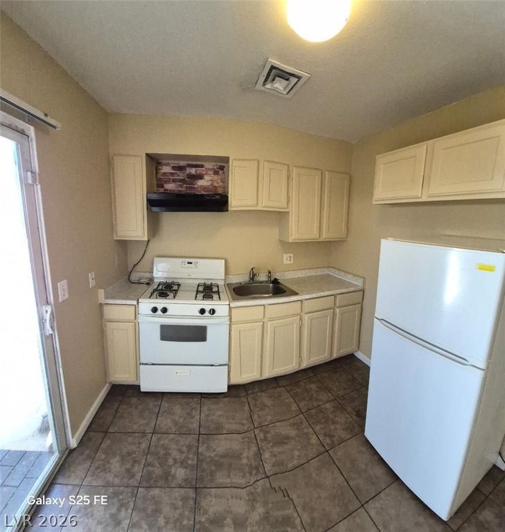 3929 Visby Lane, Las Vegas, NV 89119 — photo 4