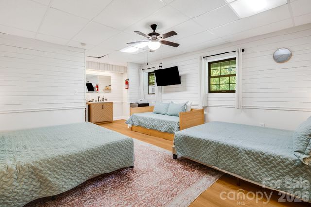 950 Main Street 5, Chimney Rock, NC 28720