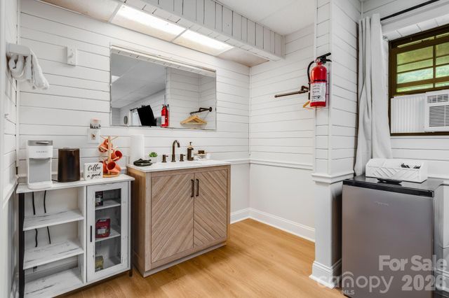 950 Main Street 5, Chimney Rock, NC 28720