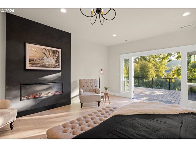 19697 Se COTTONWOOD St, Milwaukie, OR 97267