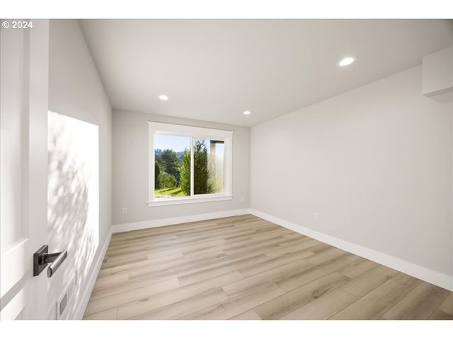 19697 Se COTTONWOOD St, Milwaukie, OR 97267