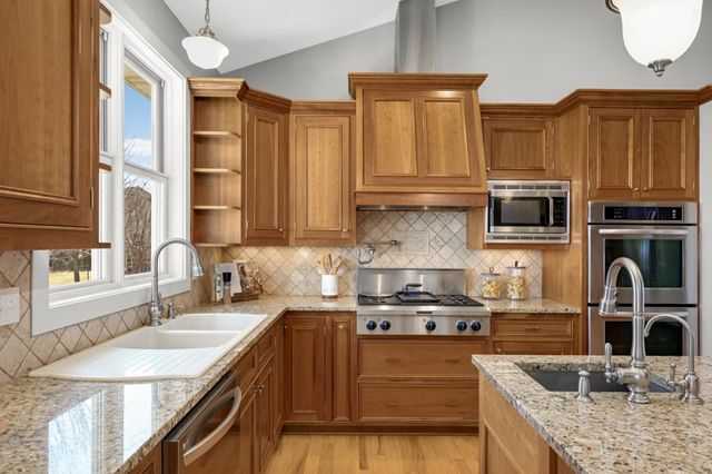 14275 Geneva Avenue N, Hugo, MN 55038