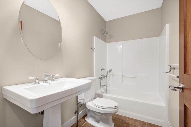 14275 Geneva Avenue N, Hugo, MN 55038