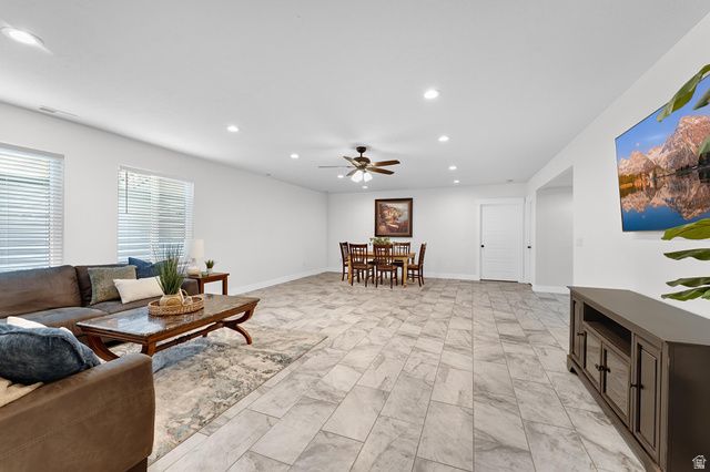 3727 S LARKSPUR CIR, Saratoga Springs, UT 84045