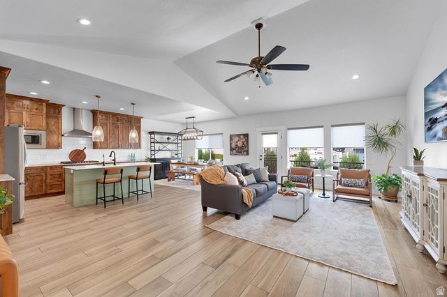 3727 S LARKSPUR CIR, Saratoga Springs, UT 84045