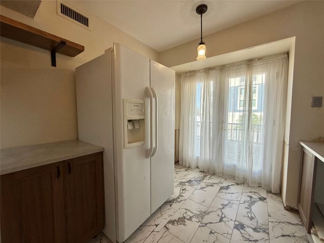 7830 Meadow Park Drive 209, Dallas, TX 75230