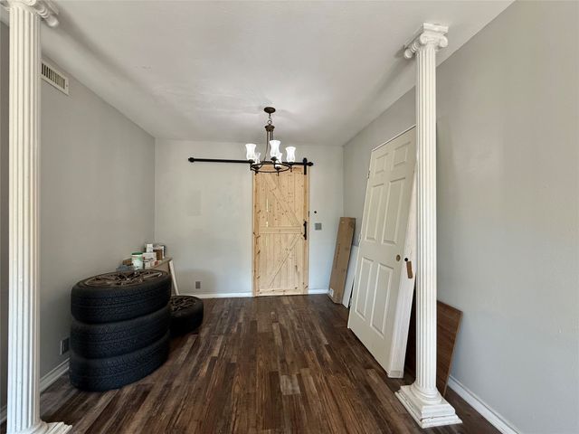 7830 Meadow Park Drive 209, Dallas, TX 75230