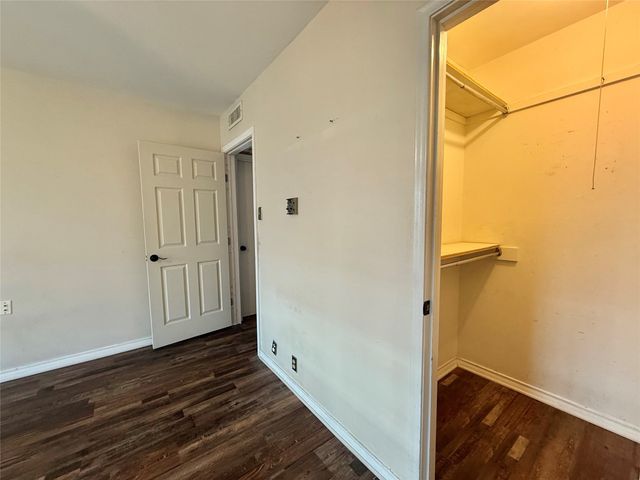 7830 Meadow Park Drive 209, Dallas, TX 75230