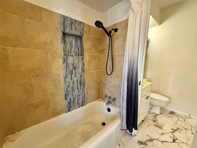 7830 Meadow Park Drive 209, Dallas, TX 75230
