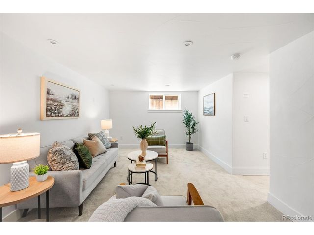 2343 Dahlia St, Denver, CO 80207