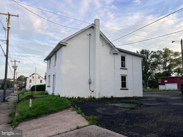 20 N MAIN ST, Richlandtown, PA 18955