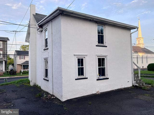 20 N MAIN ST, Richlandtown, PA 18955