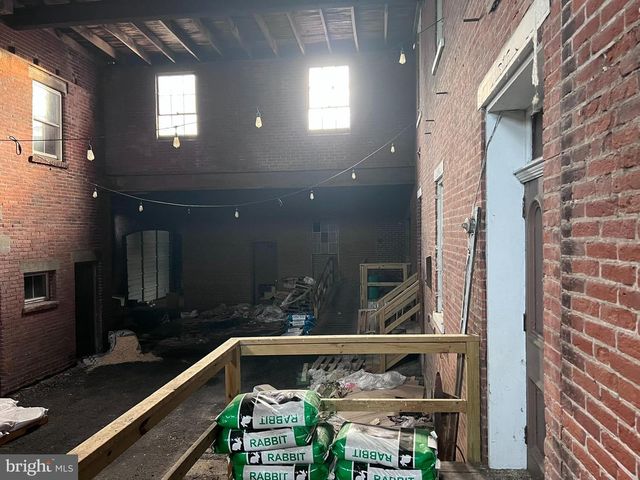 20 N MAIN ST, Richlandtown, PA 18955