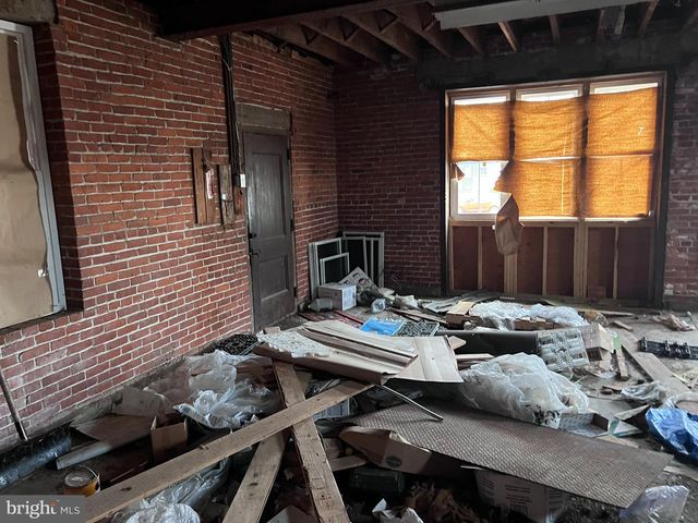 20 N MAIN ST, Richlandtown, PA 18955