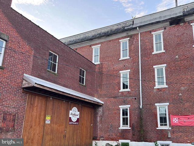 20 N MAIN ST, Richlandtown, PA 18955