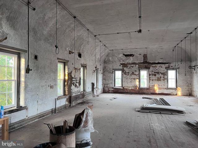 20 N MAIN ST, Richlandtown, PA 18955