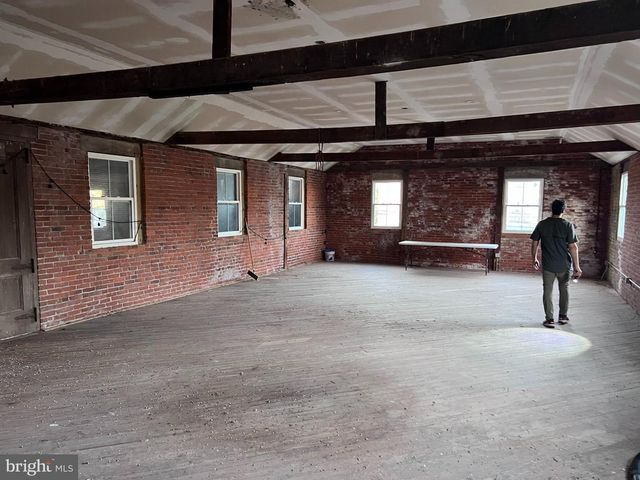 20 N MAIN ST, Richlandtown, PA 18955