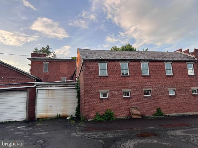 20 N MAIN ST, Richlandtown, PA 18955