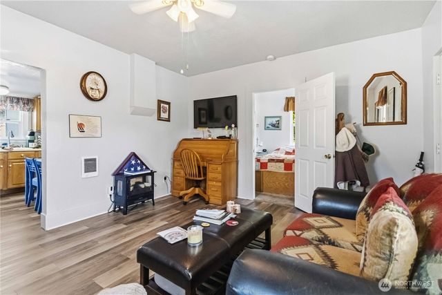 336 SW 3rd Avenue, Castle Rock, WA 98611