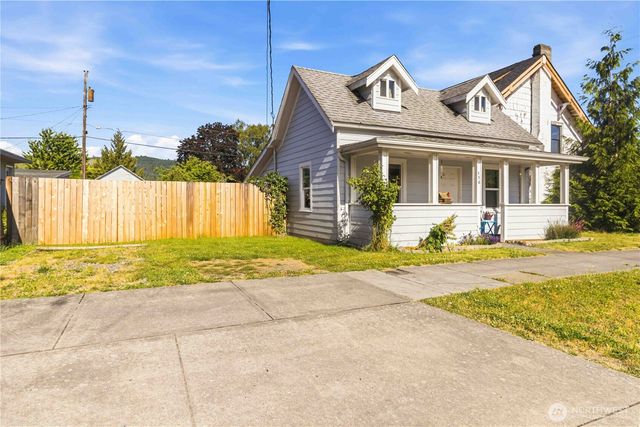 336 SW 3rd Avenue, Castle Rock, WA 98611
