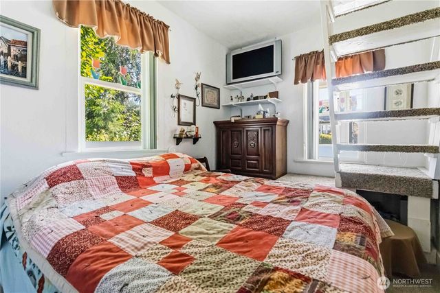 336 SW 3rd Avenue, Castle Rock, WA 98611