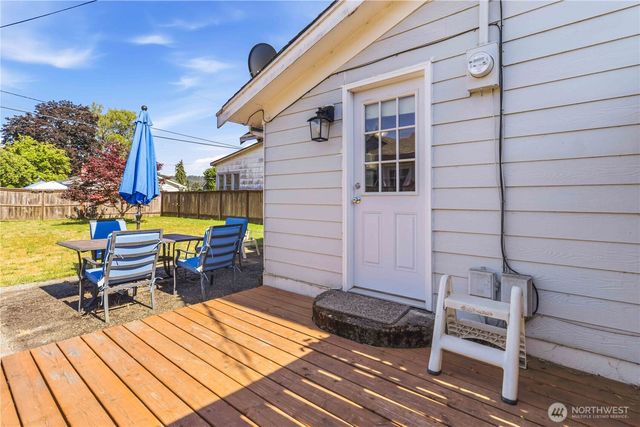 336 SW 3rd Avenue, Castle Rock, WA 98611