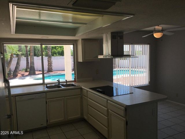 5623 E ASTER Drive, Scottsdale, AZ 85254