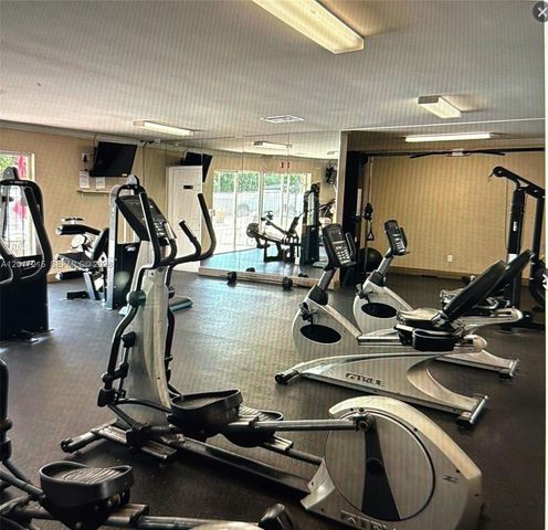 1800 Sans Souci Blvd 442, North Miami, FL 33181