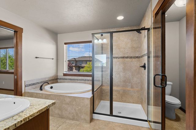 17709 E Daystar Rd, Greenacres, WA 99016