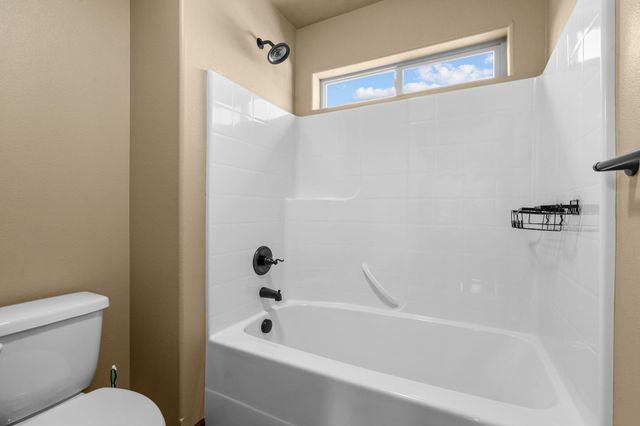 17709 E Daystar Rd, Greenacres, WA 99016