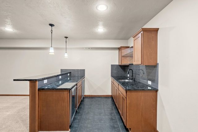 17709 E Daystar Rd, Greenacres, WA 99016
