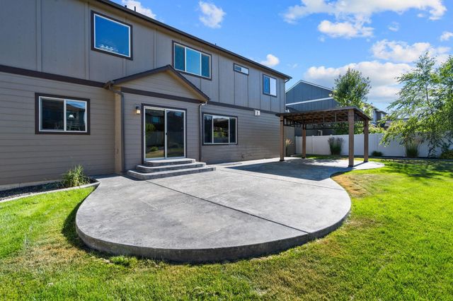 17709 E Daystar Rd, Greenacres, WA 99016