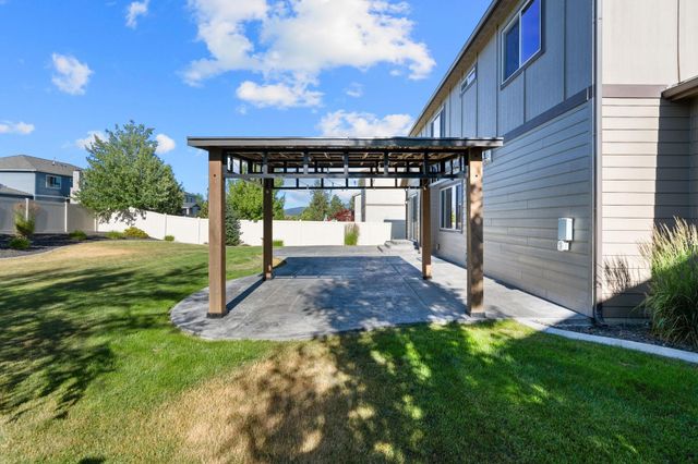 17709 E Daystar Rd, Greenacres, WA 99016