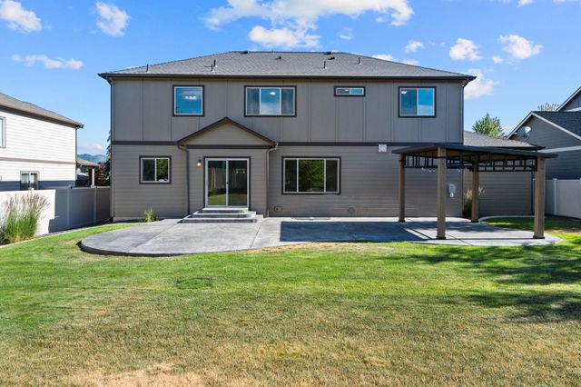 17709 E Daystar Rd, Greenacres, WA 99016