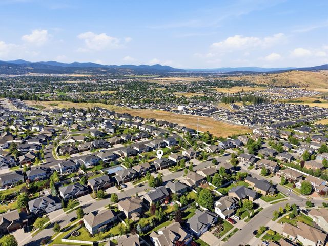 17709 E Daystar Rd, Greenacres, WA 99016