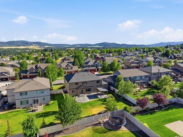 17709 E Daystar Rd, Greenacres, WA 99016