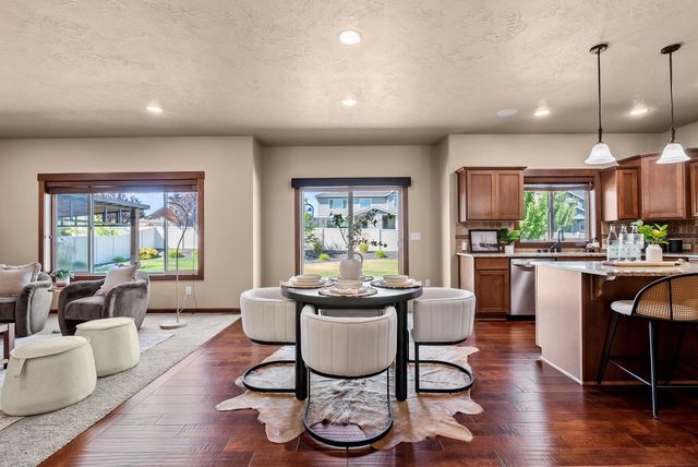 17709 E Daystar Rd, Greenacres, WA 99016