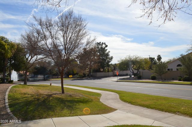 1470 S VILLAS Court, Chandler, AZ 85286