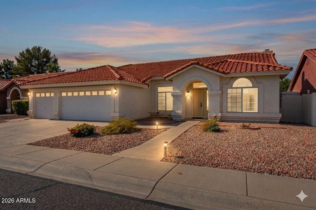 1470 S VILLAS Court, Chandler, AZ 85286 — photo 2