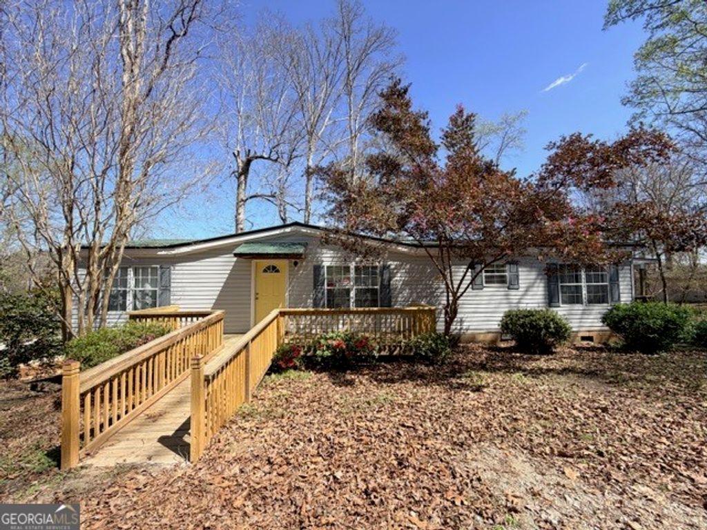 120 Possum Point Circle, Eatonton, GA 31024