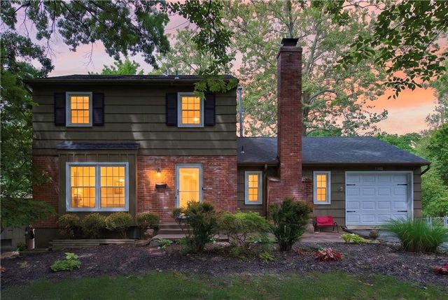 9802 Eby Street, Overland Park, KS 66212