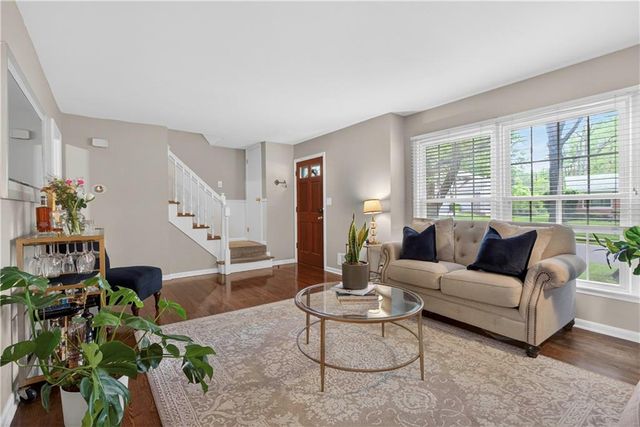 9802 Eby Street, Overland Park, KS 66212