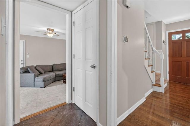 9802 Eby Street, Overland Park, KS 66212