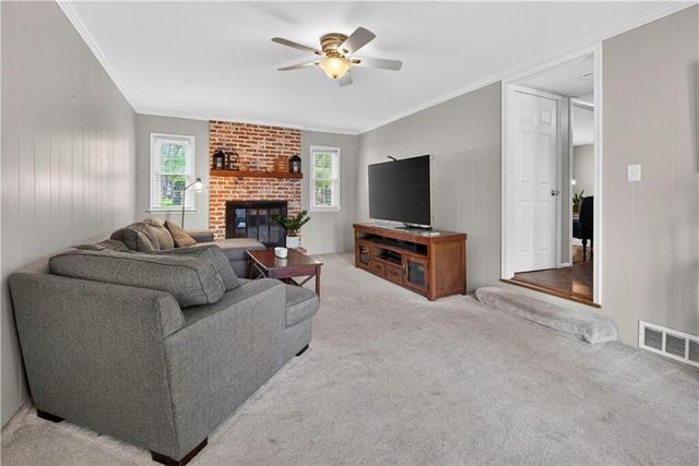 9802 Eby Street, Overland Park, KS 66212