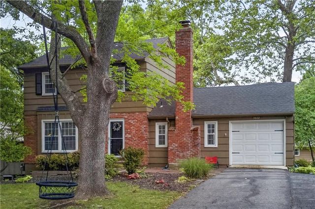 9802 Eby Street, Overland Park, KS 66212